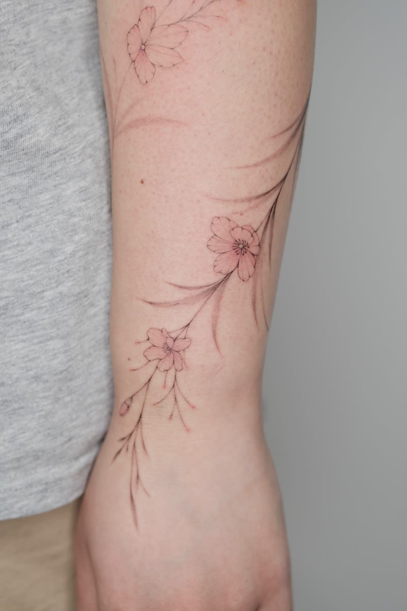 Fine line tattoo detail by Ling