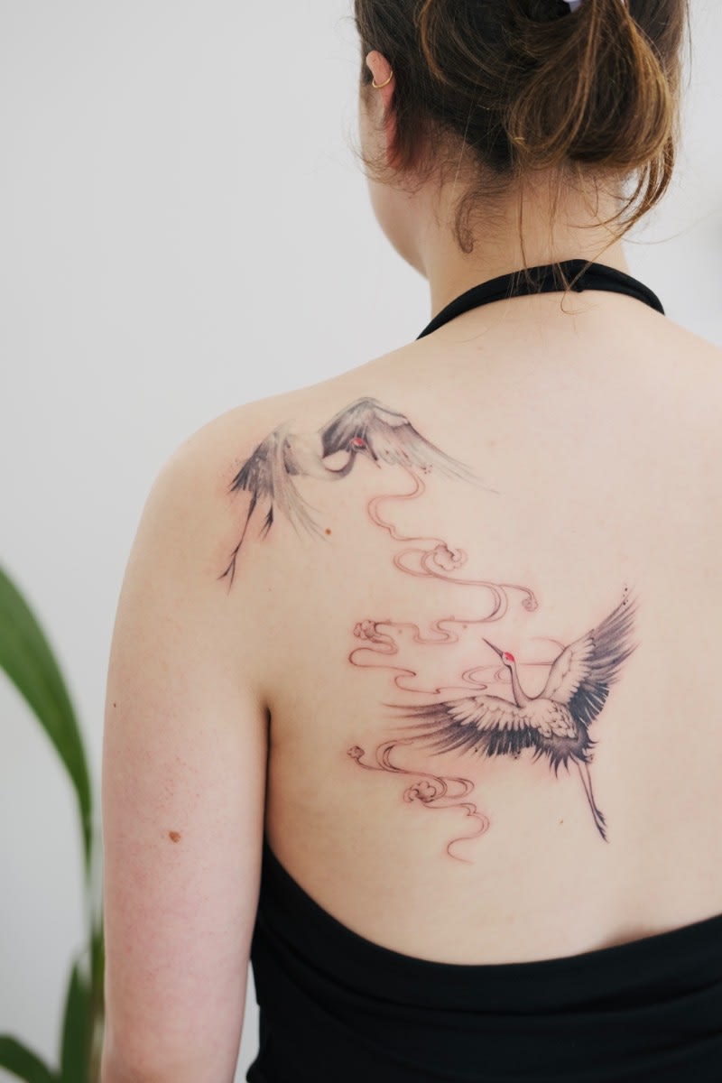 Flow-inspired fine line tattoo by Ling